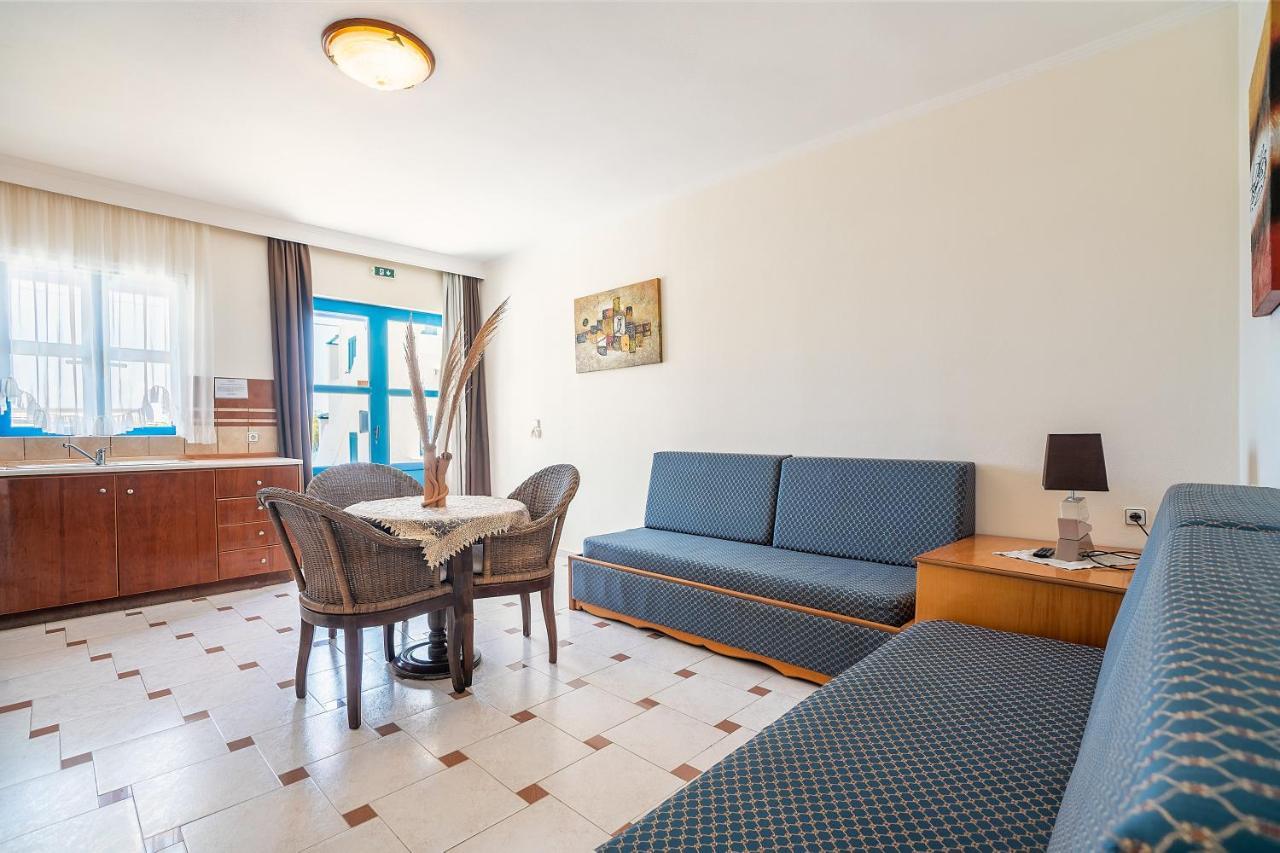 Livadia Beach Suite Екстериор снимка