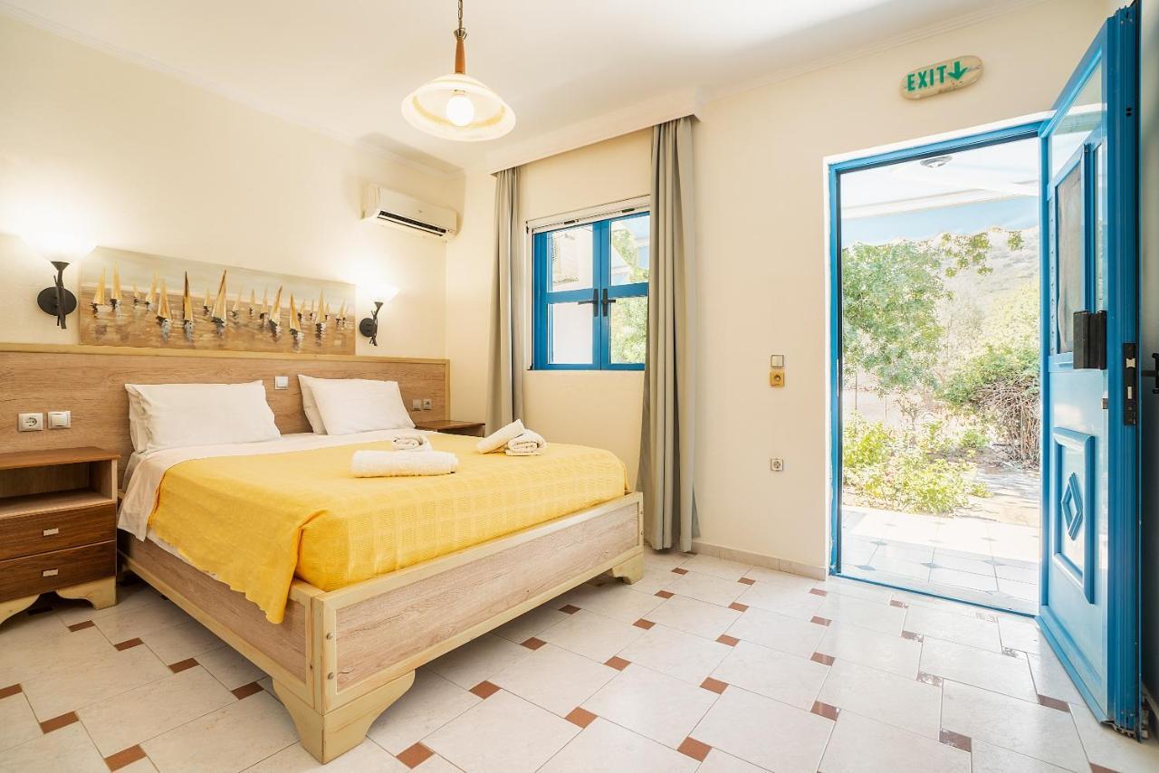 Livadia Beach Suite Екстериор снимка
